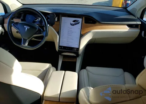 2019 Tesla Model X z USA, uszkodzony, nr VIN 5YJXCDE22KF155953